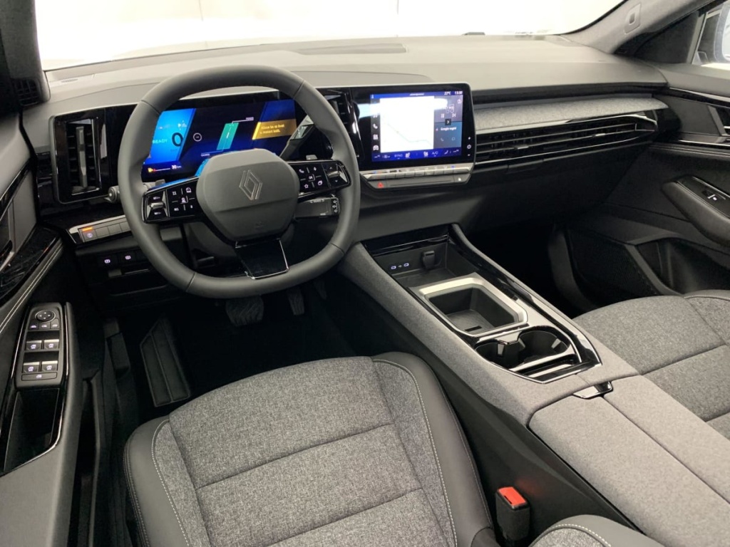 RENAULT Austral FULL HYBRID E-TECH 200 CH EVOLUTION - ref: 1-351227 - Photo 14