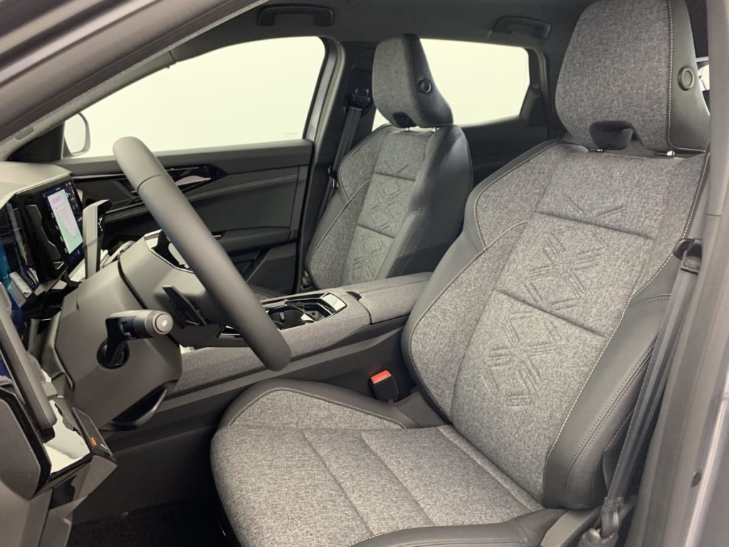 RENAULT Austral FULL HYBRID E-TECH 200 CH EVOLUTION - ref: 1-351227 - Photo 19