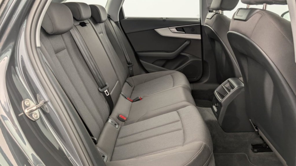 AUDI A4 Avant 35 TFSI 150 S tronic 7 Design - ref: 1-354709 - Photo 10