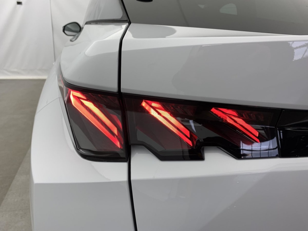 PEUGEOT 3008 Hybrid 145 e-DCS6 GT - ref: 1-355882 - Photo 10