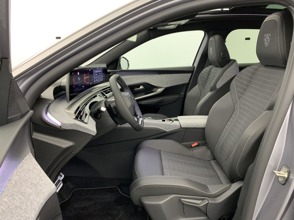 PEUGEOT 3008 Hybrid 145 e-DCS6 GT - ref: 1-355890 - Photo 16