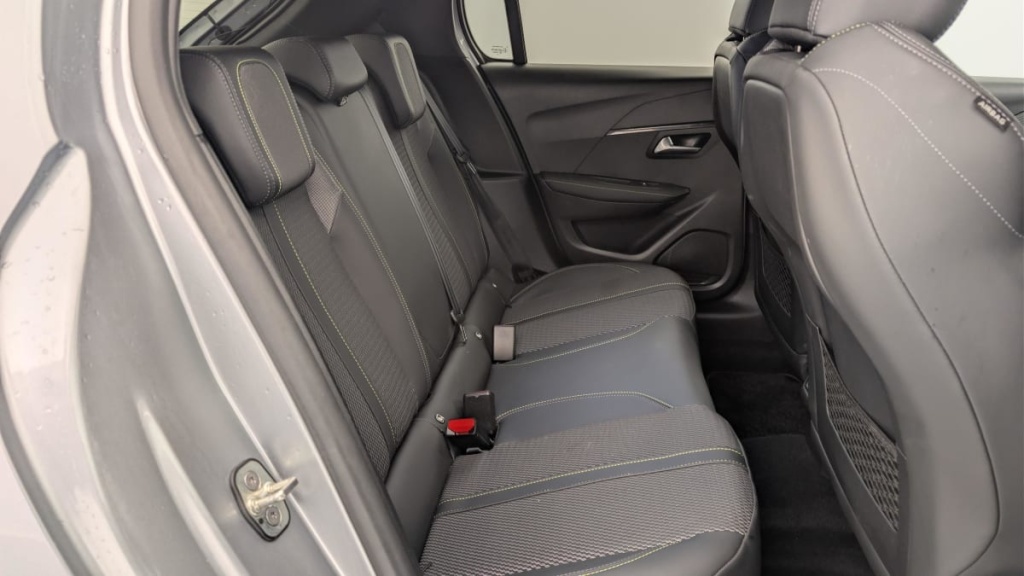 PEUGEOT 208 Hybrid 136 e-DCS6 GT - ref: 1-357680 - Photo 10