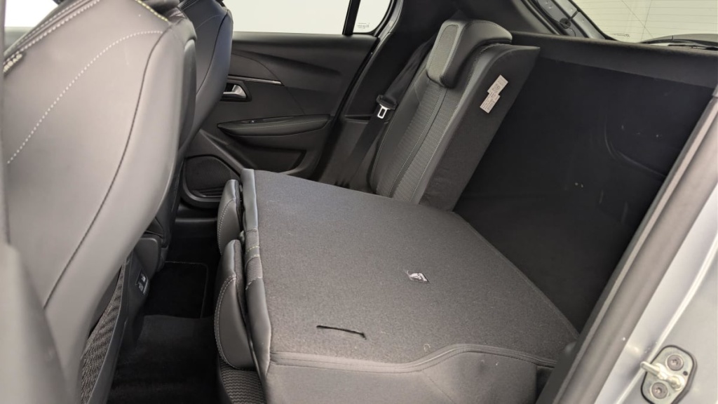 PEUGEOT 208 Hybrid 136 e-DCS6 GT - ref: 1-357680 - Photo 12