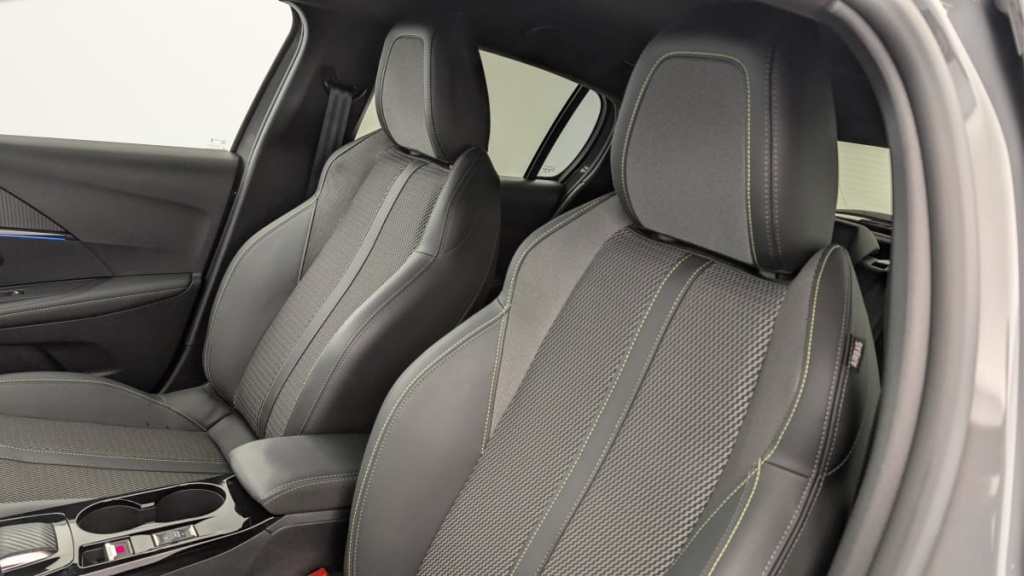 PEUGEOT 208 Hybrid 136 e-DCS6 GT - ref: 1-357700 - Photo 15