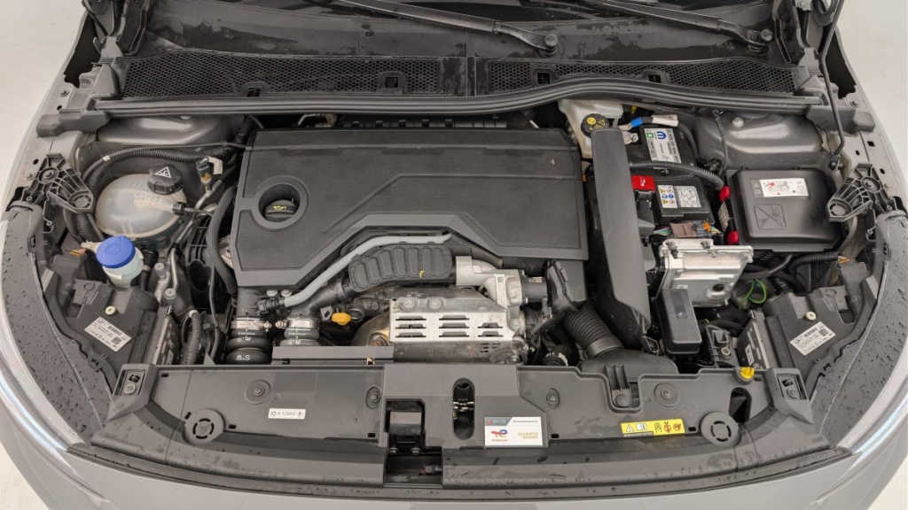 PEUGEOT 208 Hybrid 136 e-DCS6 GT - ref: 1-357700 - Photo 19