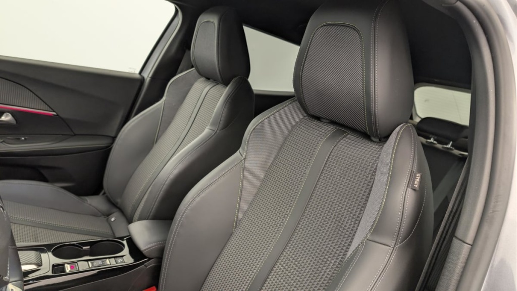 PEUGEOT 2008 136 ch GT - ref: 1-357811 - Photo 15