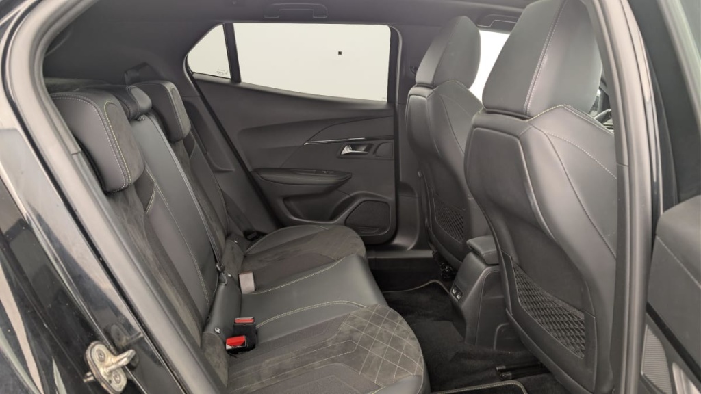 PEUGEOT 2008 136 ch GT Pack - ref: 1-357819 - Photo 10