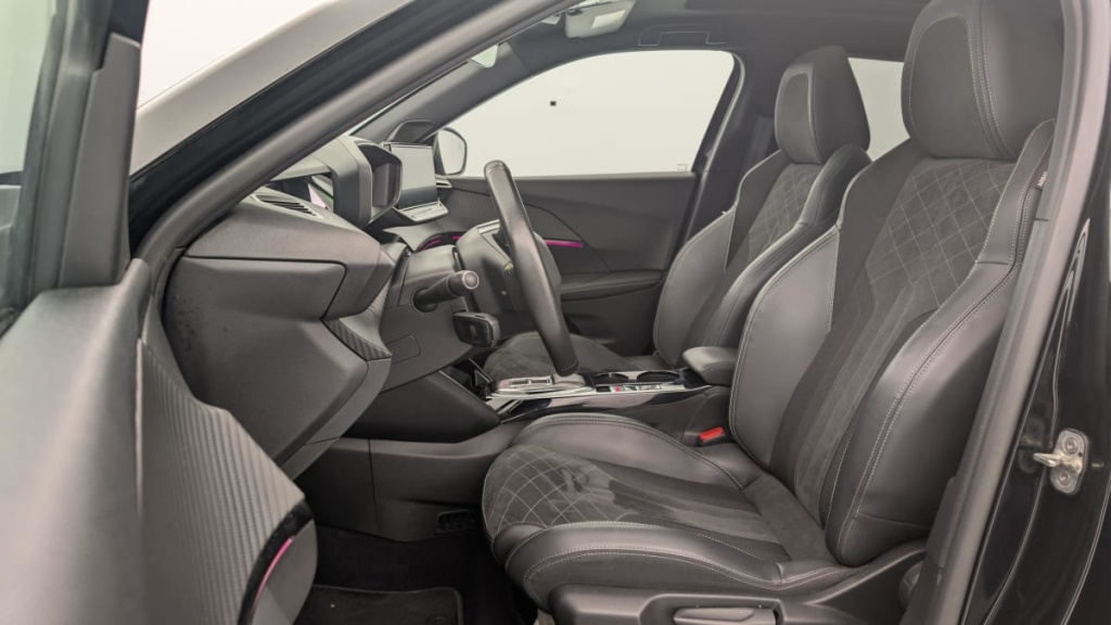 PEUGEOT 2008 136 ch GT Pack - ref: 1-357819 - Photo 16