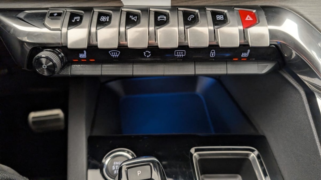 PEUGEOT 3008 Hybrid4 300 e-EAT8 GT Pack - ref: 1-358237 - Photo 20