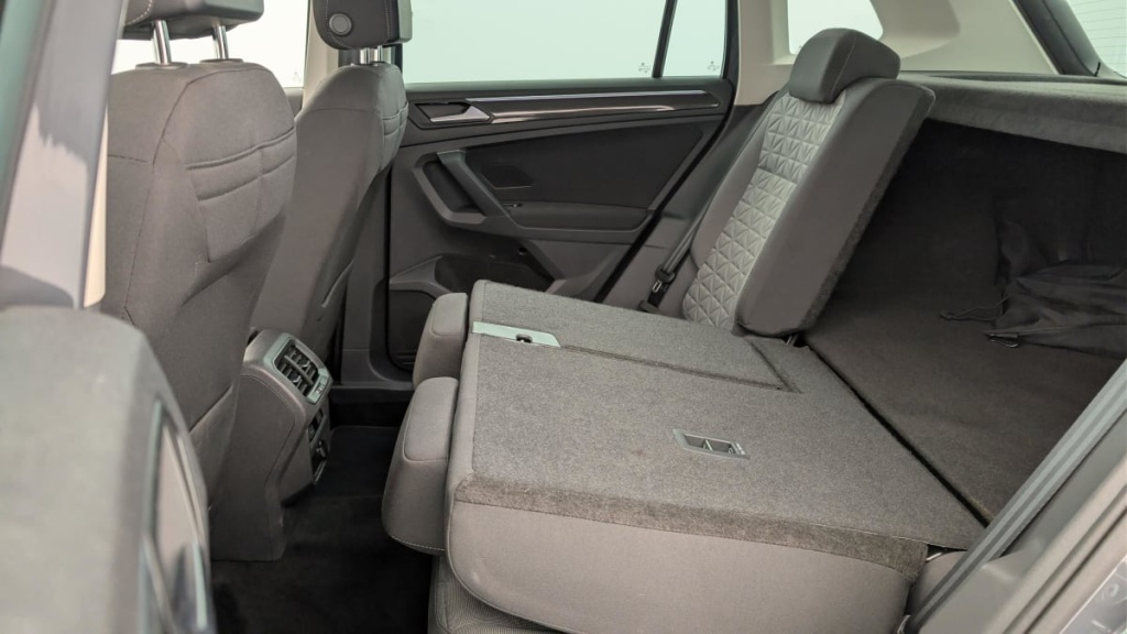 VOLKSWAGEN Tiguan 1.4 EHYBRID 245CH DSG6 LIFE - ref: 1-358250 - Photo 12