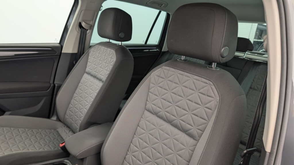 VOLKSWAGEN Tiguan 1.4 EHYBRID 245CH DSG6 LIFE - ref: 1-358250 - Photo 16