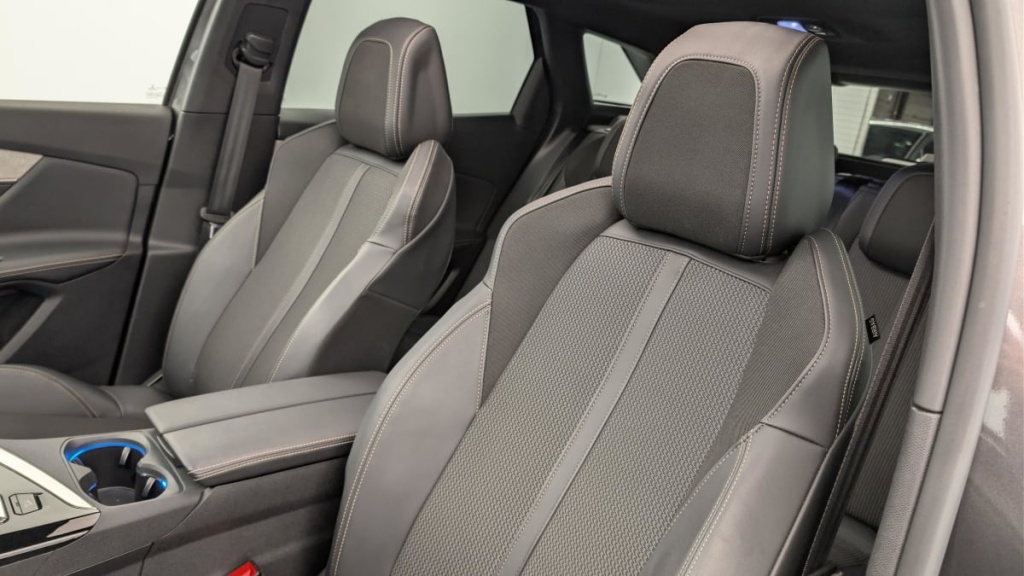 PEUGEOT 3008 Hybrid4 300 e-EAT8 GT - ref: 1-358355 - Photo 15