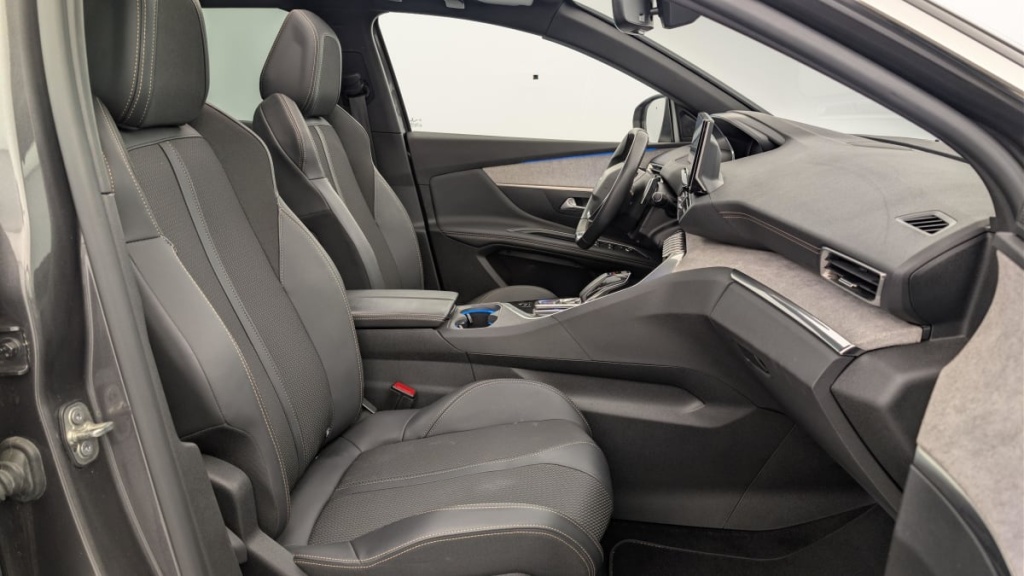 PEUGEOT 3008 Hybrid4 300 e-EAT8 GT - ref: 1-358356 - Photo 9