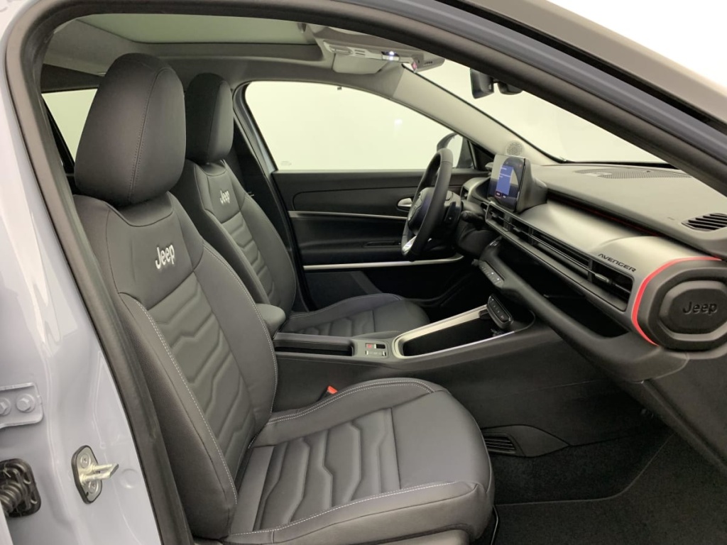 JEEP Avenger 1.2 Turbo T3 110 ch e-Hybrid BVR6 Summit - ref: 1-358779 - Photo 9