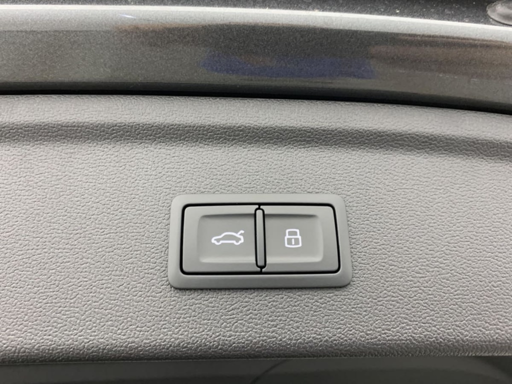 AUDI A3 Sportback 45 TFSI E HYBRIDE RECHARGEABLE 272 S TRONIC 6 S LINE - ref: 1-358890 - Photo 18