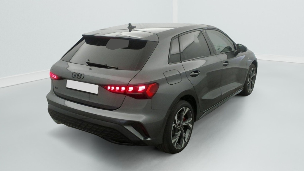 AUDI A3 Sportback 45 TFSI E HYBRIDE RECHARGEABLE 272 S TRONIC 6 S LINE - ref: 1-358890 - Photo 7