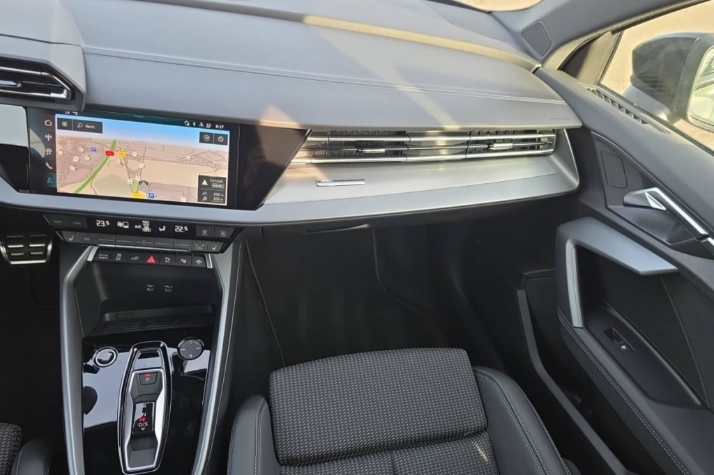 AUDI A3 Sportback 45 TFSI E HYBRIDE RECHARGEABLE 272 S TRONIC 6 S LINE - ref: 1-358891 - Photo 17