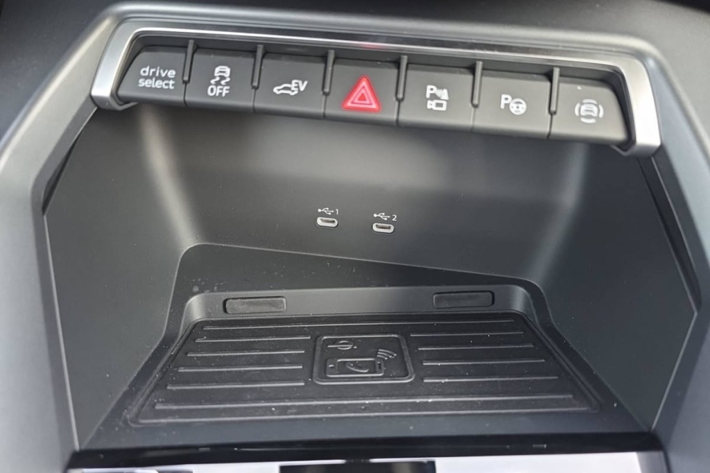 AUDI A3 Sportback 45 TFSI E HYBRIDE RECHARGEABLE 272 S TRONIC 6 S LINE - ref: 1-358891 - Photo 19