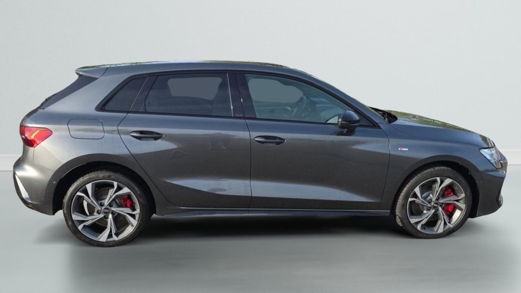 AUDI A3 Sportback 45 TFSI E HYBRIDE RECHARGEABLE 272 S TRONIC 6 S LINE - ref: 1-358891 - Photo 8