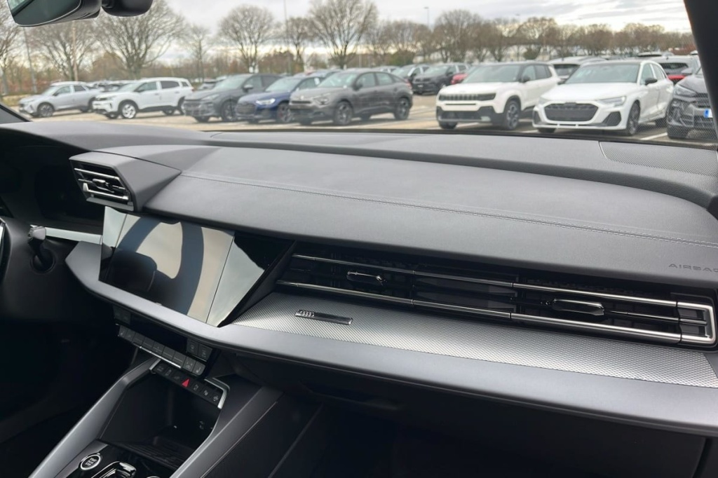 AUDI A3 Sportback 45 TFSI E HYBRIDE RECHARGEABLE 272 S TRONIC 6 S LINE - ref: 1-358904 - Photo 12