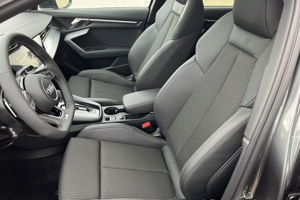 AUDI A3 Sportback 45 TFSI E HYBRIDE RECHARGEABLE 272 S TRONIC 6 S LINE - ref: 1-358909 - Photo 9