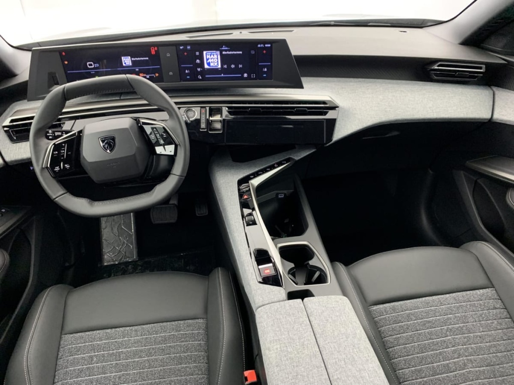 PEUGEOT 5008 Hybrid 145 e-DCS6 Allure - ref: 1-359453 - Photo 15