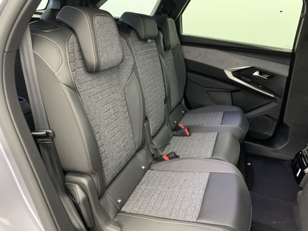 PEUGEOT 5008 Hybrid 145 e-DCS6 Allure - ref: 1-359459 - Photo 10