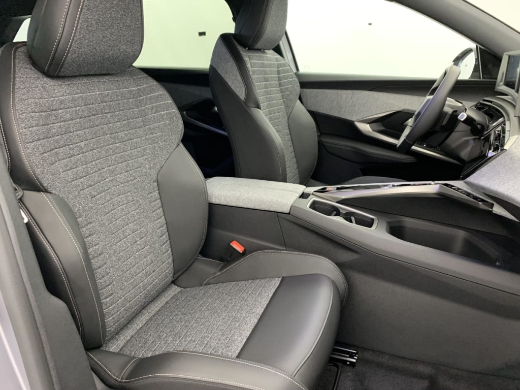 PEUGEOT 5008 Hybrid 145 e-DCS6 Allure - ref: 1-359459 - Photo 9