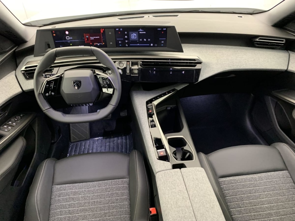 PEUGEOT 5008 Hybrid 145 e-DCS6 Allure - ref: 1-359462 - Photo 14