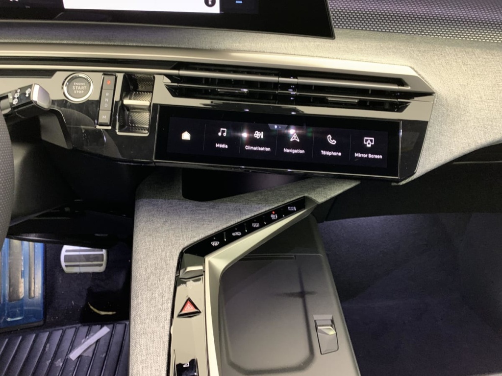 PEUGEOT 5008 Hybrid 145 e-DCS6 GT - ref: 1-359475 - Photo 19