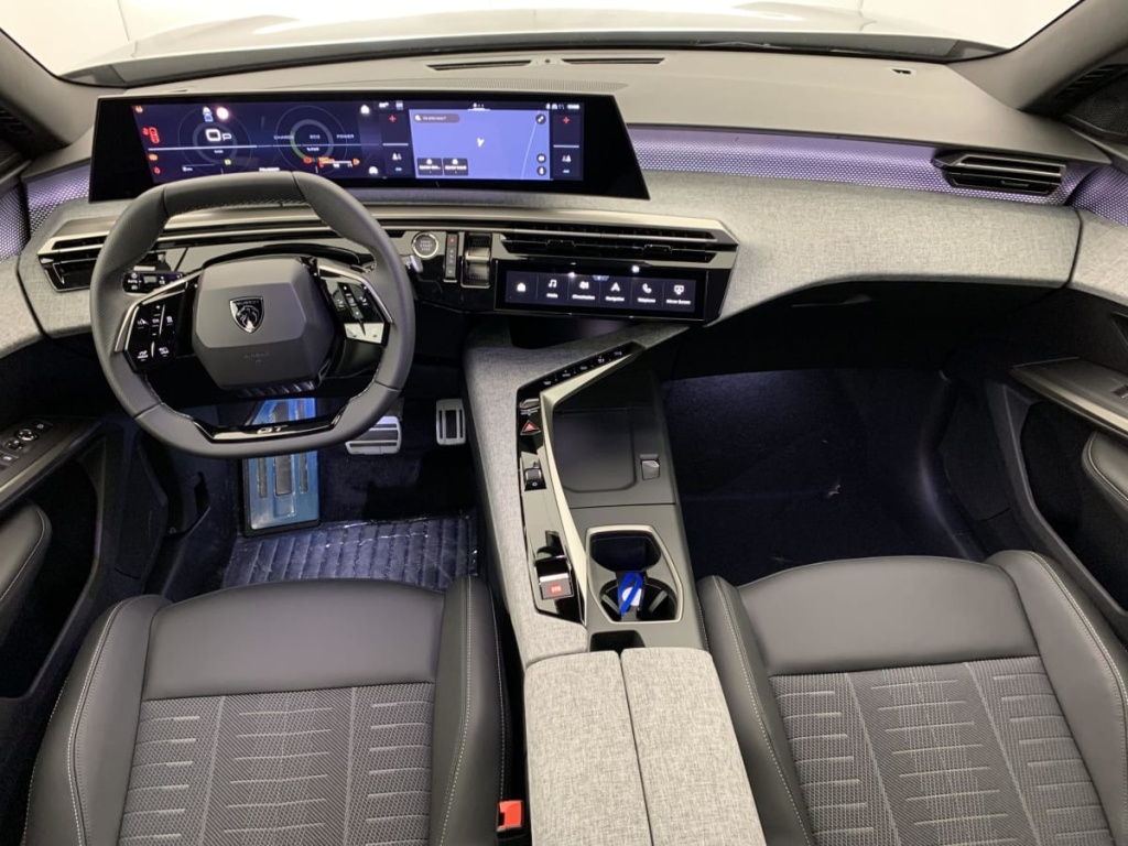 PEUGEOT 5008 Hybrid 145 e-DCS6 GT - ref: 1-359482 - Photo 16