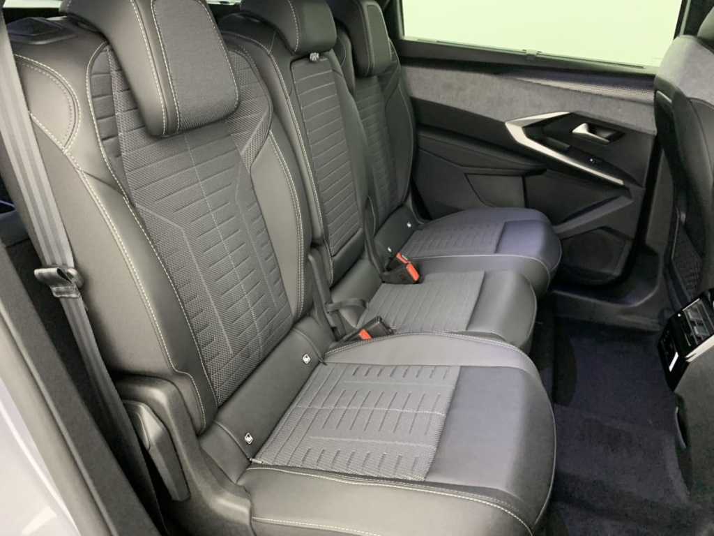 PEUGEOT 5008 Hybrid 145 e-DCS6 GT - ref: 1-359487 - Photo 10