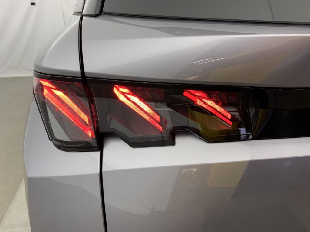 PEUGEOT 5008 Hybrid 145 e-DCS6 GT - ref: 1-359487 - Photo 12