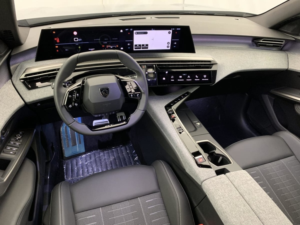 PEUGEOT 5008 Hybrid 145 e-DCS6 GT - ref: 1-359487 - Photo 16