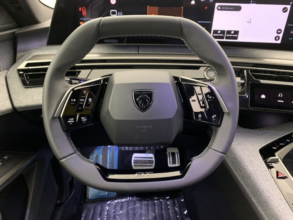 PEUGEOT 5008 Hybrid 145 e-DCS6 GT - ref: 1-359487 - Photo 17