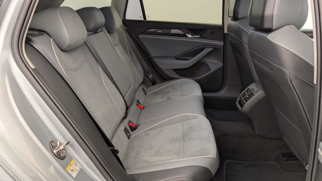 VOLKSWAGEN Passat SW 1.5 ETSI OPF 150 DSG7 LIFE PLUS - ref: 1-359489 - Photo 10