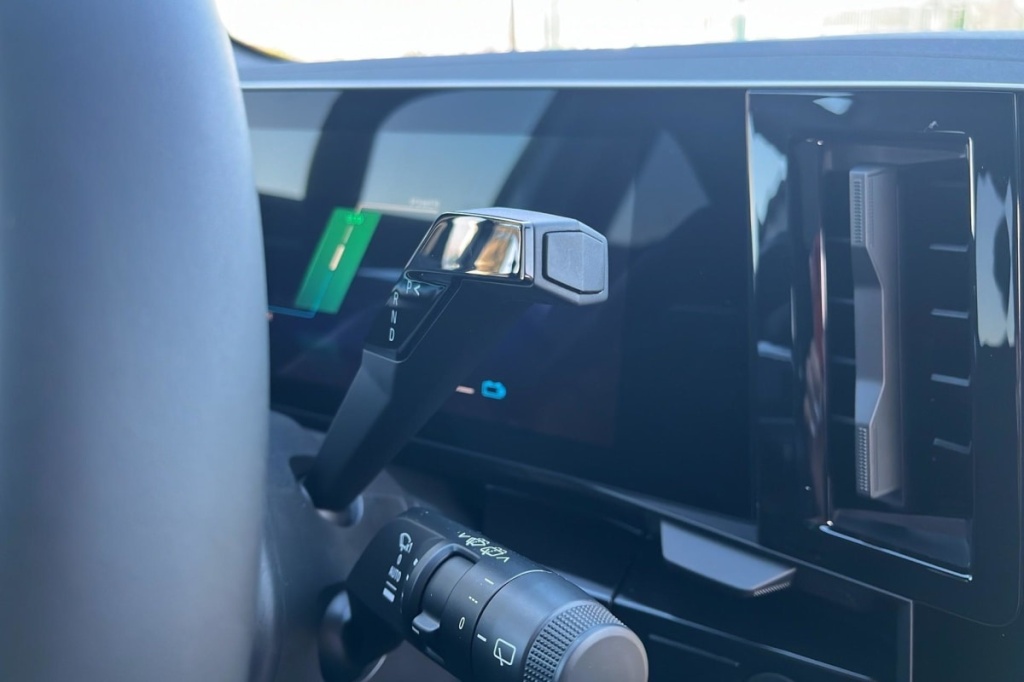 RENAULT Espace FULL HYBRID E-TECH 200 CH 7PL ESPRIT ALPINE - ref: 1-359777 - Photo 16