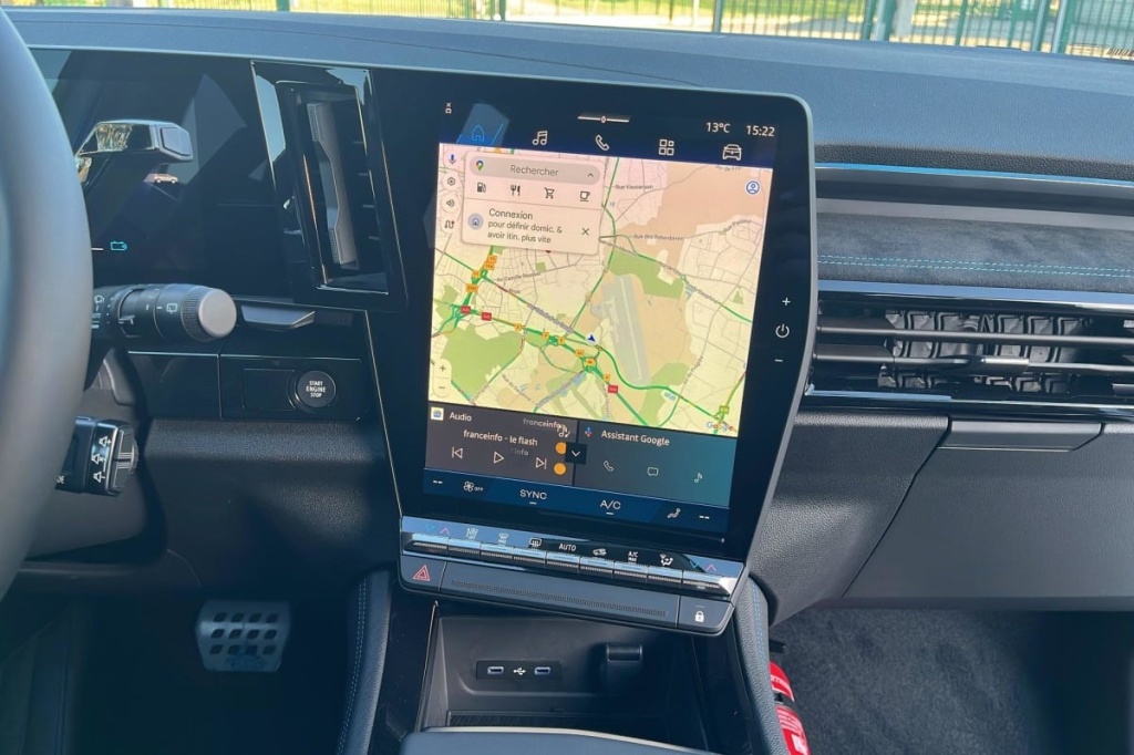 RENAULT Espace FULL HYBRID E-TECH 200 CH 7PL ESPRIT ALPINE - ref: 1-359777 - Photo 17