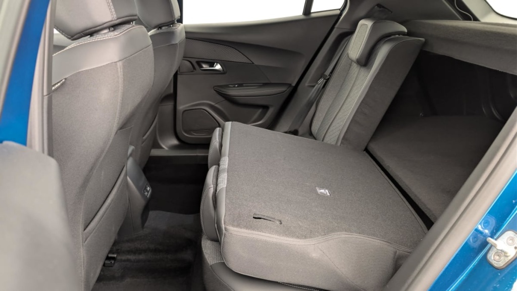 PEUGEOT 2008 Hybrid 136 e-DCS6 Allure - ref: 1-360718 - Photo 12