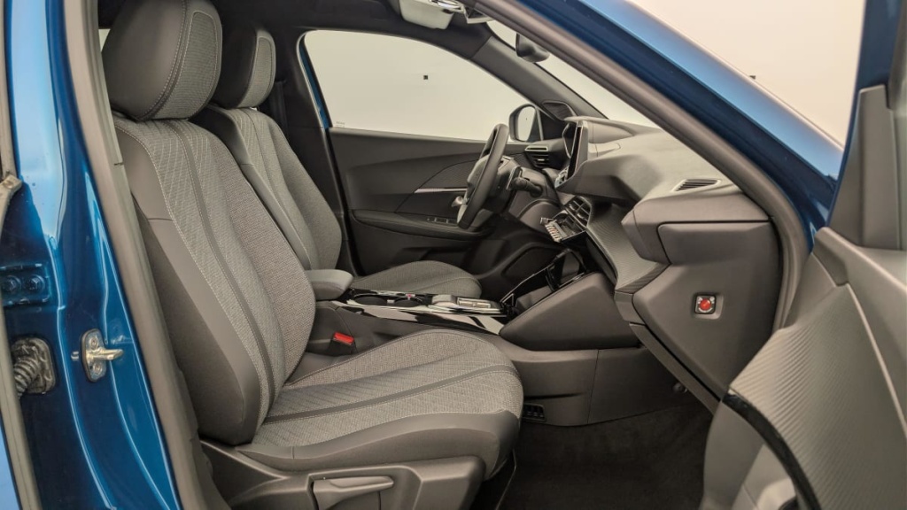 PEUGEOT 2008 Hybrid 136 e-DCS6 Allure - ref: 1-360718 - Photo 9