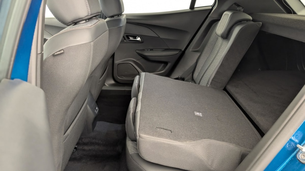 PEUGEOT 2008 Hybrid 136 e-DCS6 Allure - ref: 1-360722 - Photo 12