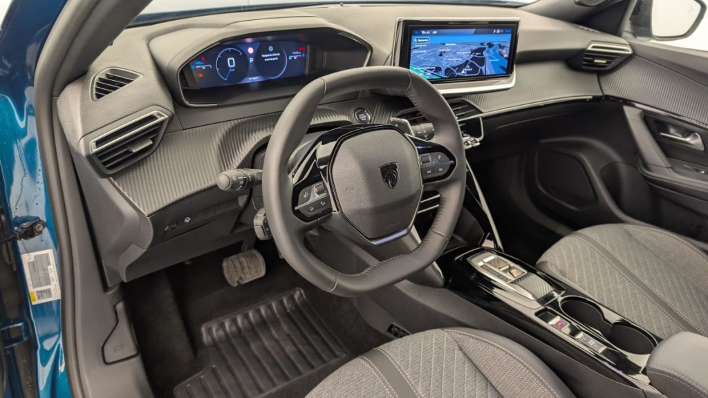 PEUGEOT 2008 Hybrid 136 e-DCS6 Allure - ref: 1-360722 - Photo 15