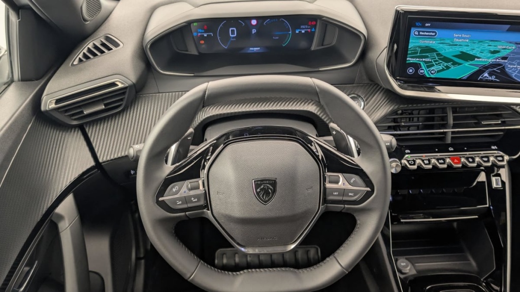 PEUGEOT 2008 Hybrid 136 e-DCS6 Allure - ref: 1-360731 - Photo 14