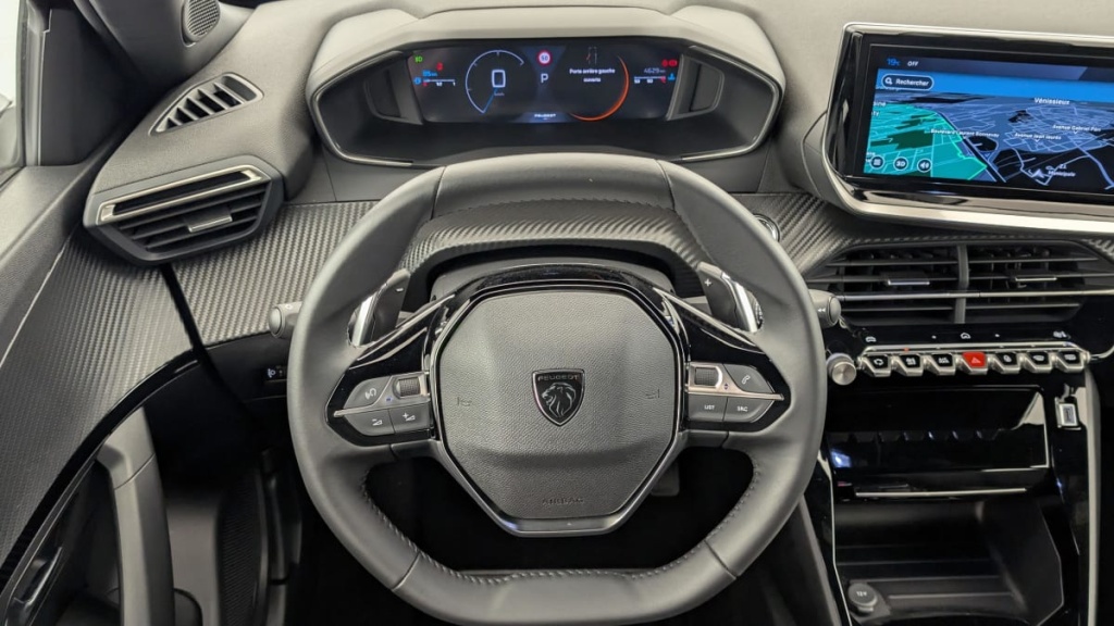 PEUGEOT 2008 Hybrid 136 e-DCS6 Allure - ref: 1-360751 - Photo 14