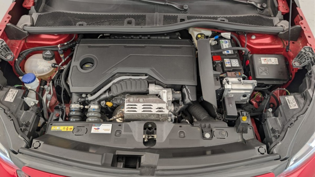 PEUGEOT 2008 Hybrid 136 e-DCS6 Allure - ref: 1-360758 - Photo 20