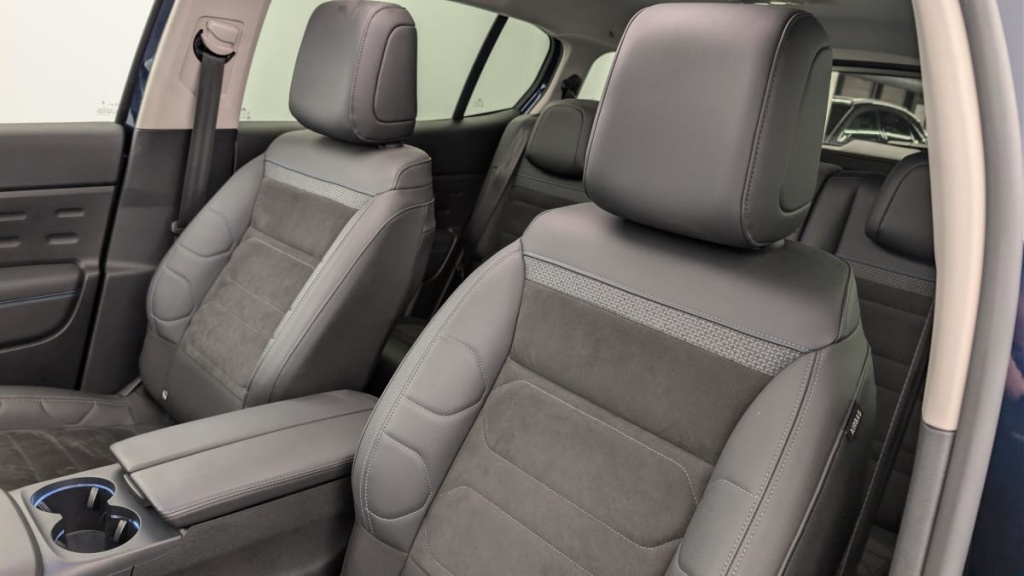 CITROEN C5 Aircross Hybride Rechargeable 225 e-EAT8 Shine - ref: 1-360874 - Photo 16