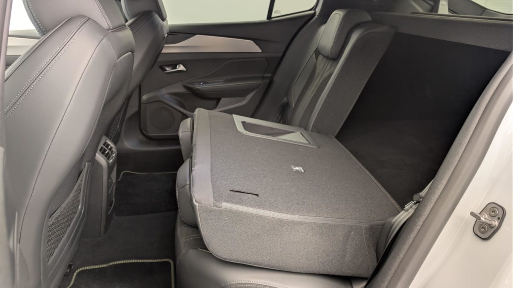 PEUGEOT 408 Hybrid 145 e-DCS6 GT - ref: 1-361112 - Photo 12