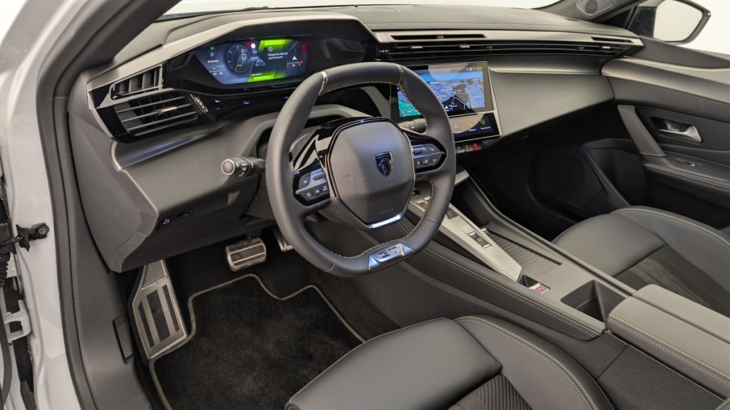 PEUGEOT 408 Hybrid 145 e-DCS6 GT - ref: 1-361112 - Photo 15