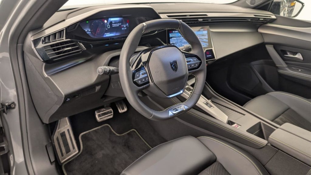 PEUGEOT 408 Hybrid 145 e-DCS6 GT - ref: 1-361115 - Photo 15