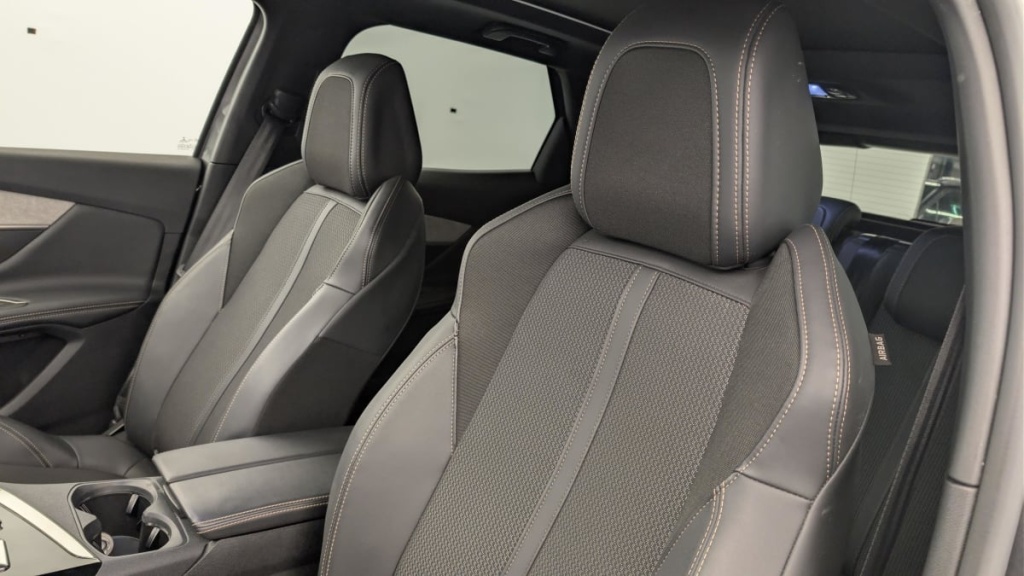 PEUGEOT 3008 Hybrid 225 e-EAT8 GT - ref: 1-361117 - Photo 16